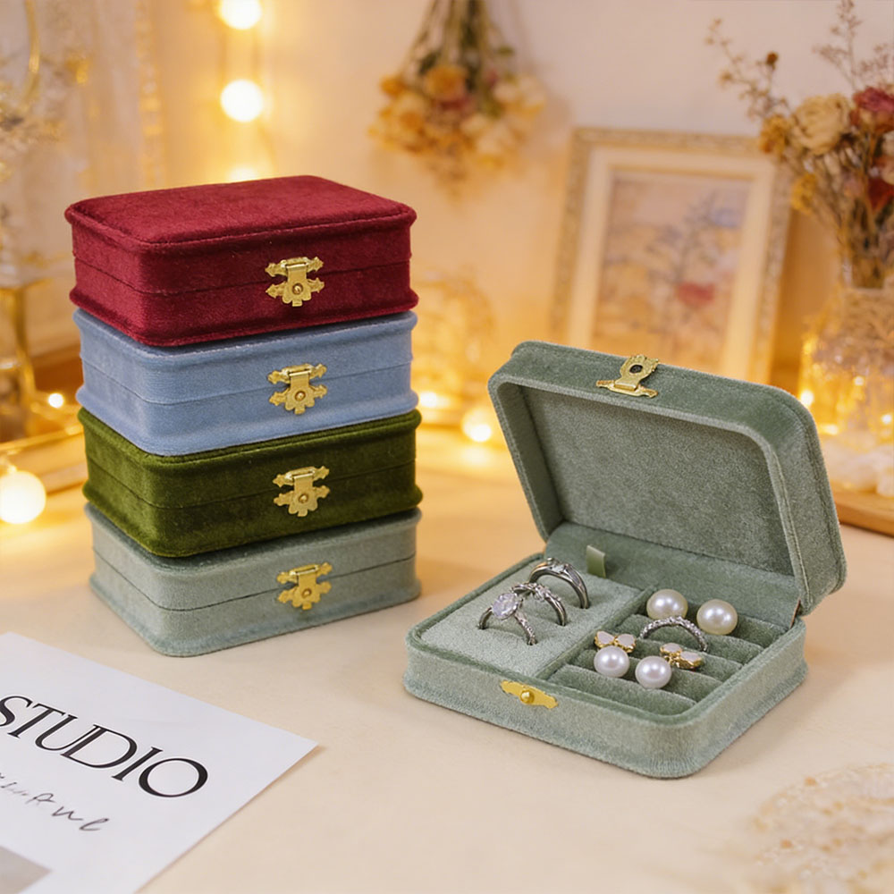 Portagioie in velluto personal - Velvet Jewelry Box recensione e prezzo